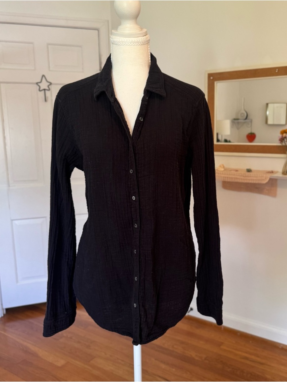 Xirena Black Scout Shirt Lightweight Chelsea Cotton Gauze Button Up Size Small